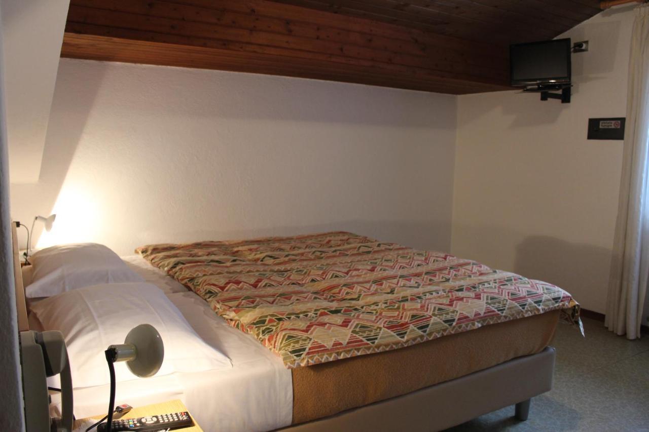 Garni Hirsch Hotell Canazei Exteriör bild